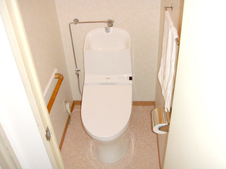 トイレリフォーム 工事はシンプルに、機能性を大幅アップしたトイレ