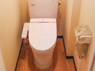 トイレリフォーム 違和感なく使える、既設と同じTOTOのトイレ