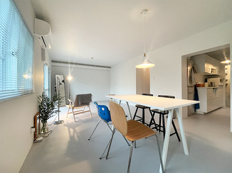 マンションリフォーム モダンな家具が似合う、ひろびろとしたアトリエ風のお部屋