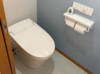 トイレリフォーム こだわりの内装が映えるスッキリ空間レストルーム