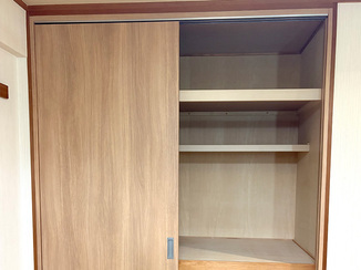 内装リフォーム 開閉しやすく収納量もアップした押入れ