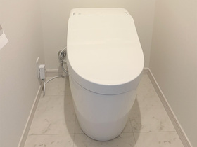 トイレリフォームタンクをなくして開放感アップしたレストルーム